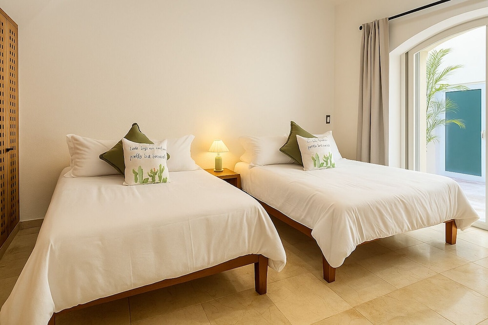 Family Villa Private Pool 3 Min Walk To The Beach