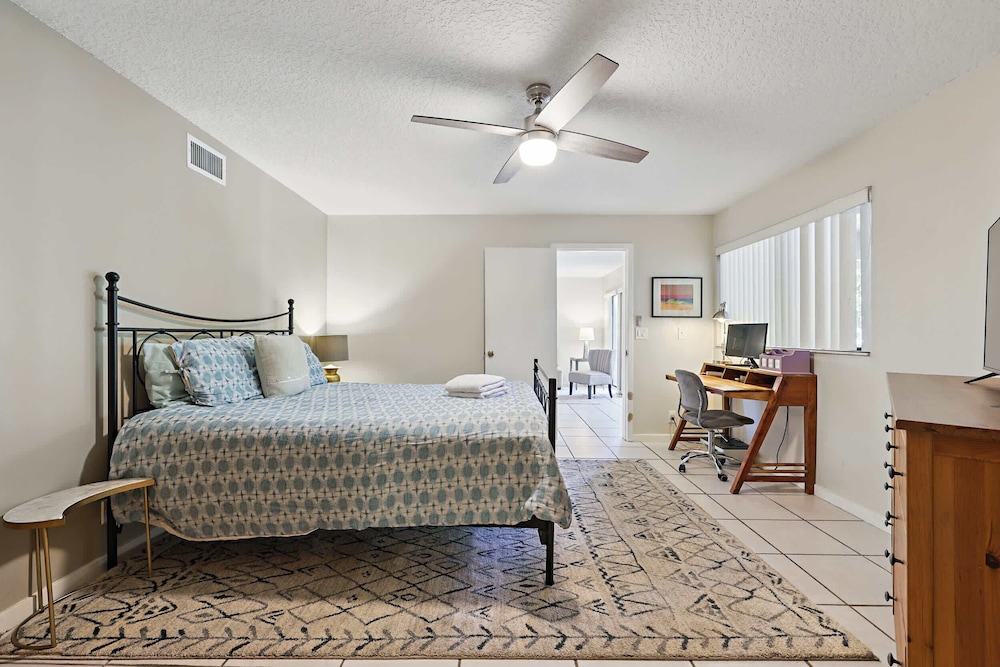 Hibiscus By the Sea - Stay for 5