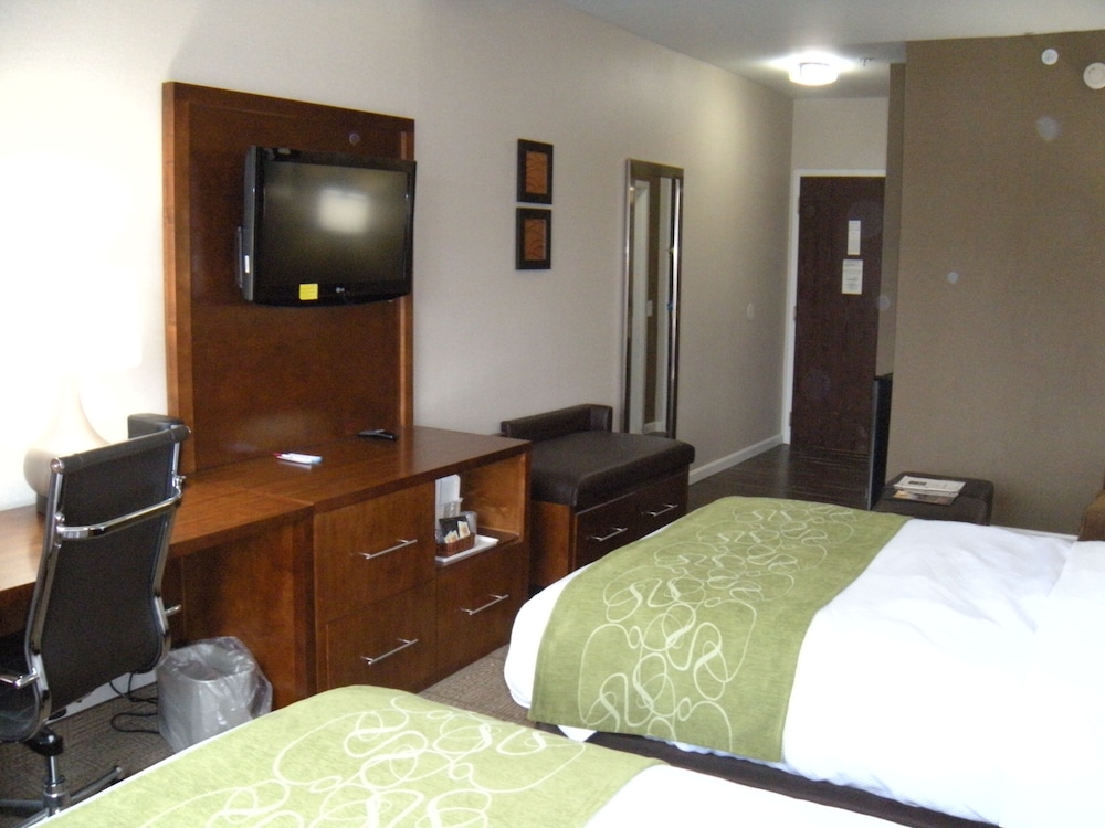 Dover Vacations - Comfort Suites Dover - Property Image 27