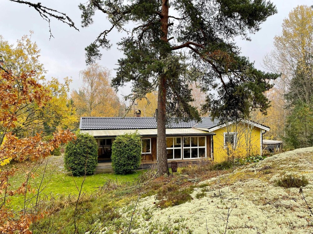 Cozy Forest Hideaway With Hot Tub