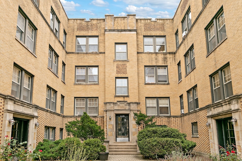 Vibrant 1BR Apt - Mfield N3