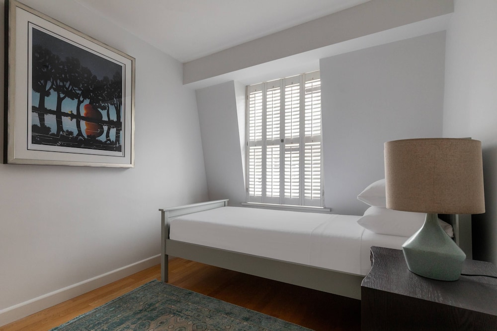 Canning Place Mews by Onefinestay