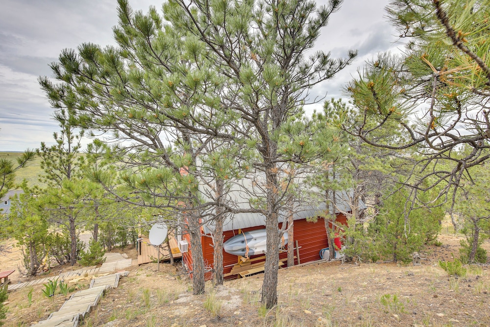 Wyoming Cabin ~ 2 Mi to Glendo State Park! view 5
