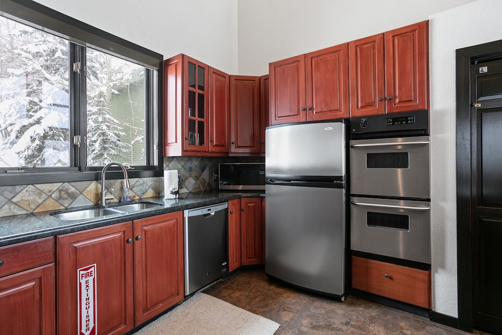 2430 Queen Esther Dr - 5 Bedroom Home with Spa 5 Home