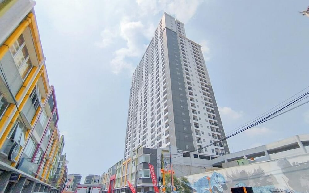 Spacious 3Br At Mekarwangi Square Cibaduyut Apartment