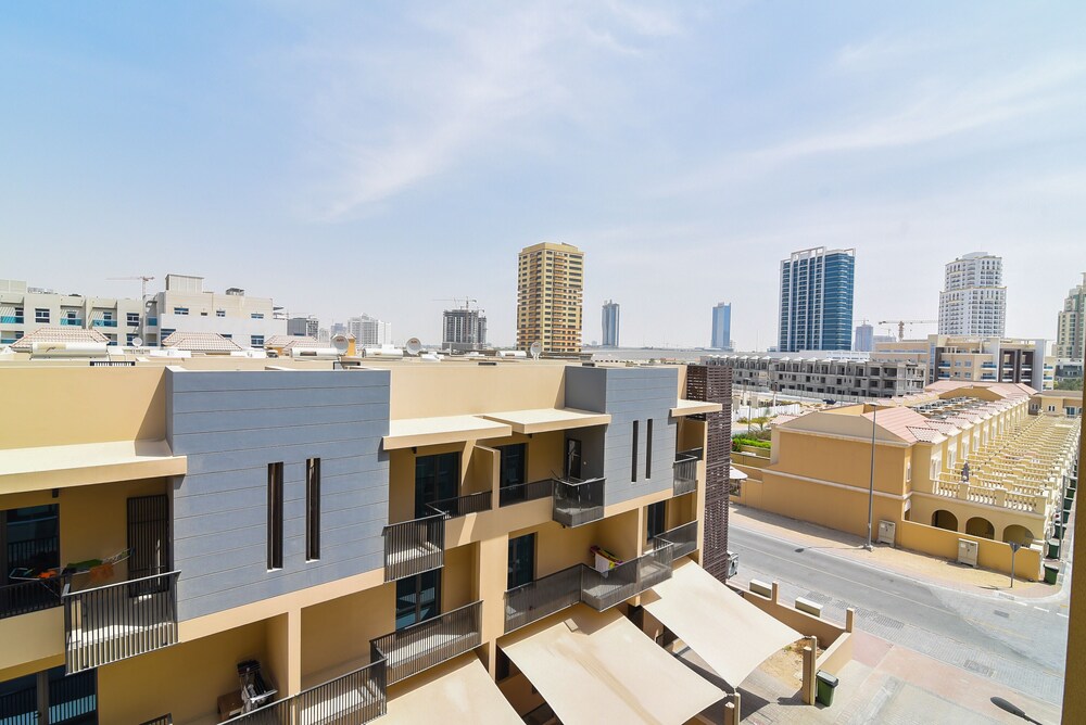 GreenFuture - Contemporary Studio Amidst Top Places in JVC
