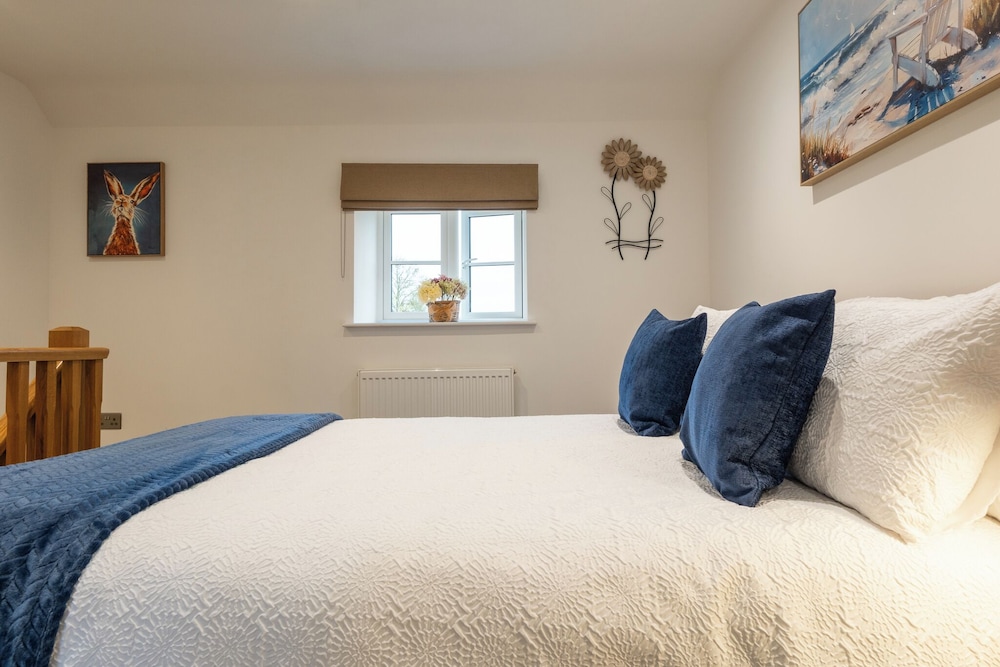 Beautiful One BR Cottage in Cerney Wick