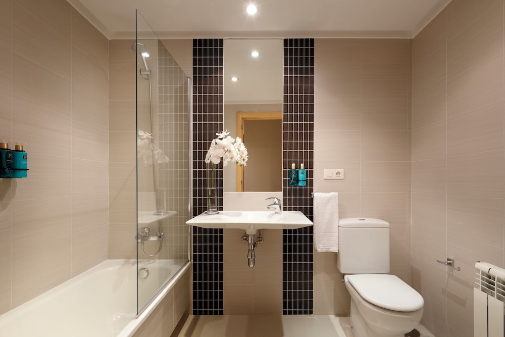 Vita Homes by Upper Luxury Housing