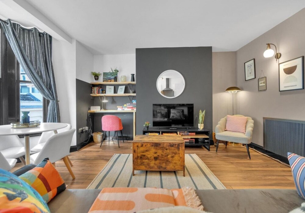 Olive Apartment Three By My Getaways view 3