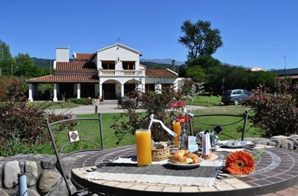 Hosteria La Caldera