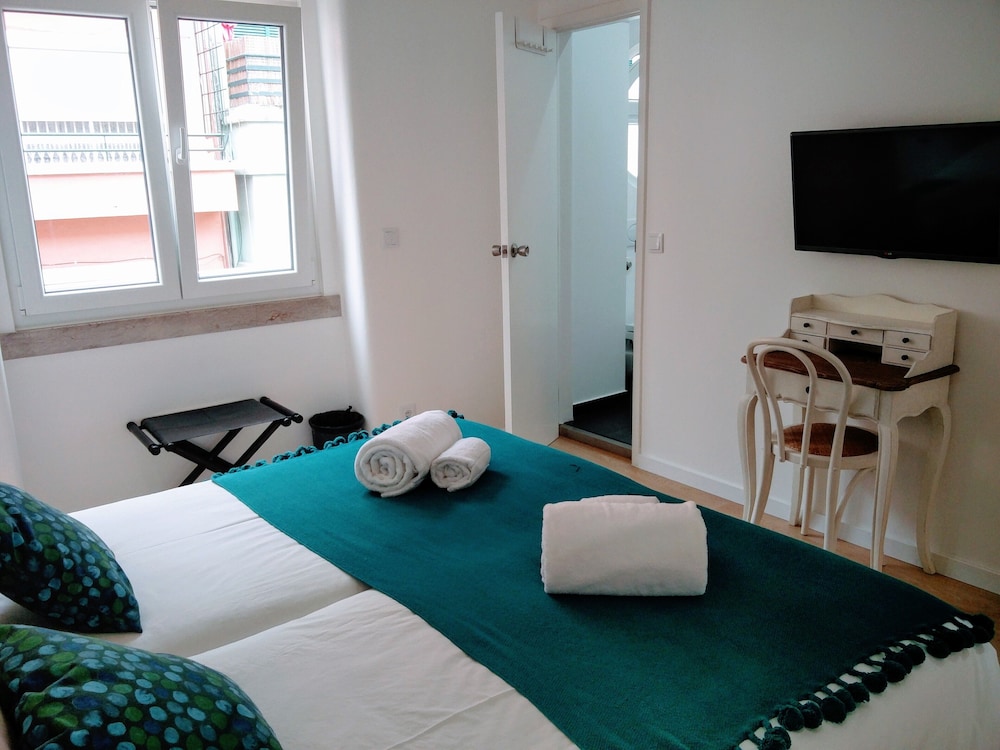 Lisbon Terrace Suites Apartment for Large Groups with Amazing Terrace