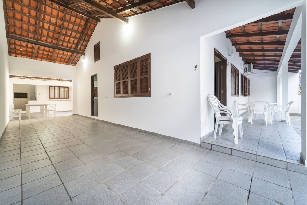 914 - Casa 3 dormitórios para 8 pessoas