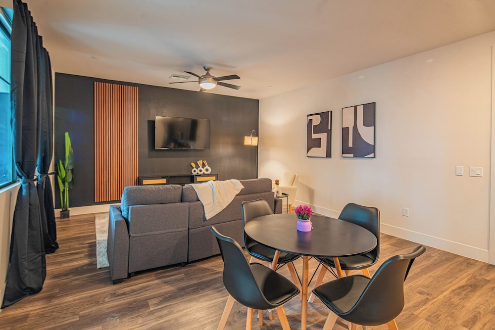 ROVE LIVING/KB - Scottsdale Grand