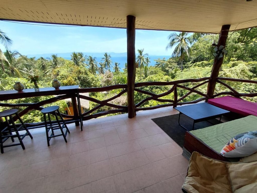 2 Bedroom Private Home Perfect for Families - Kitchen -seaviews -fast Wifi