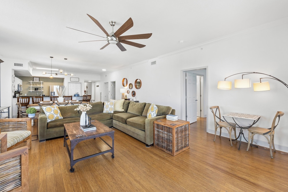 Tidewater by Book That Condo