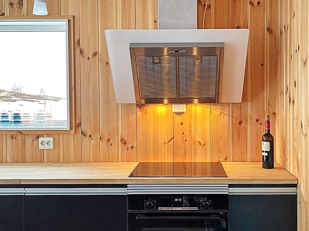 4 Star Holiday Home in Kvaløya view 4