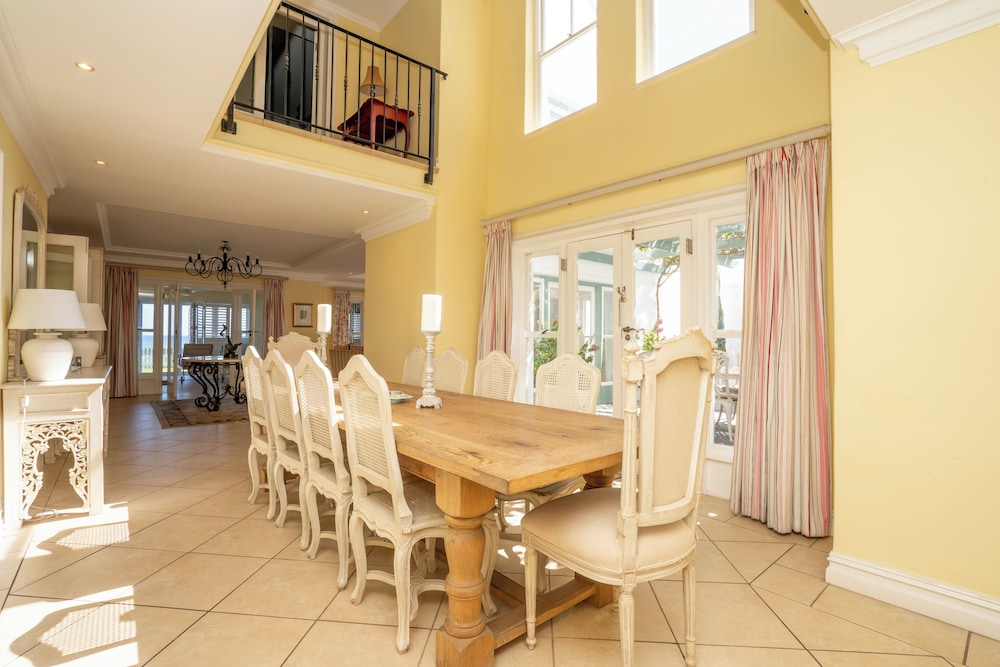 Charming Langebaan Holiday Home With Panoramic Views