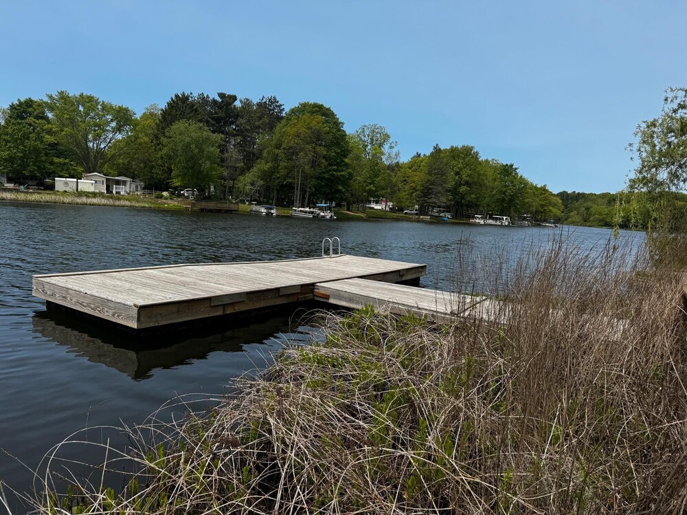 Timber Nest Goshorn Lake Dock, Pool, Town HOT Tub!