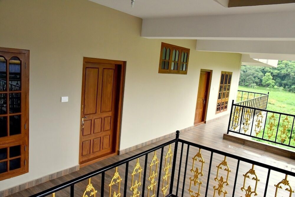 Jungle Palace Homestay