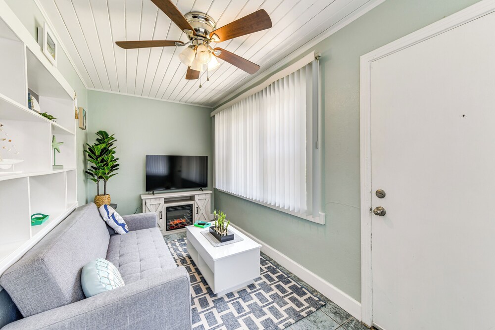 1 Mi to Upham Beach Park: Cozy St Pete Beach Apt!