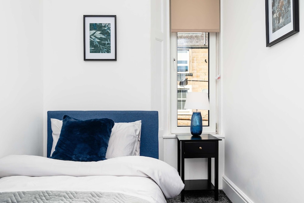 2 Bedroom Apartment-free Parking