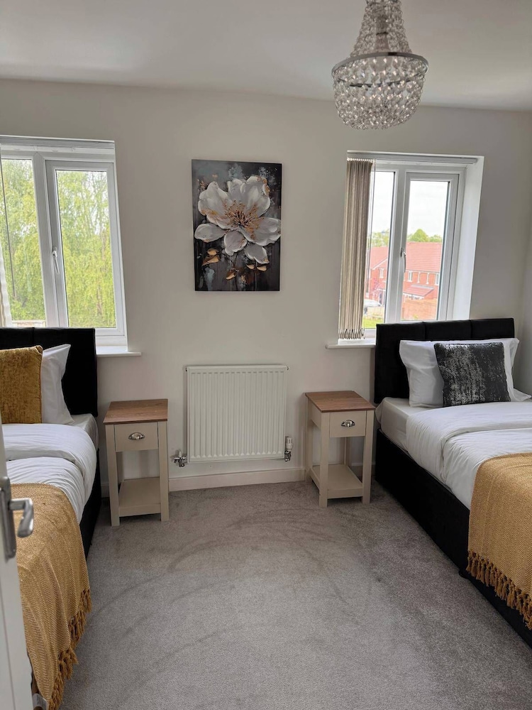 Coventry Chic City House - 3 Beds
