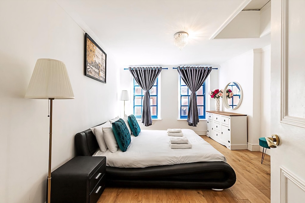 Spacious 4-bed House Near Liverpool St