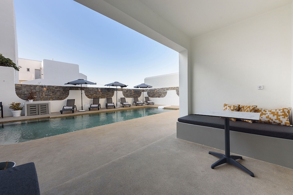 Vammos Luxury Apartments
