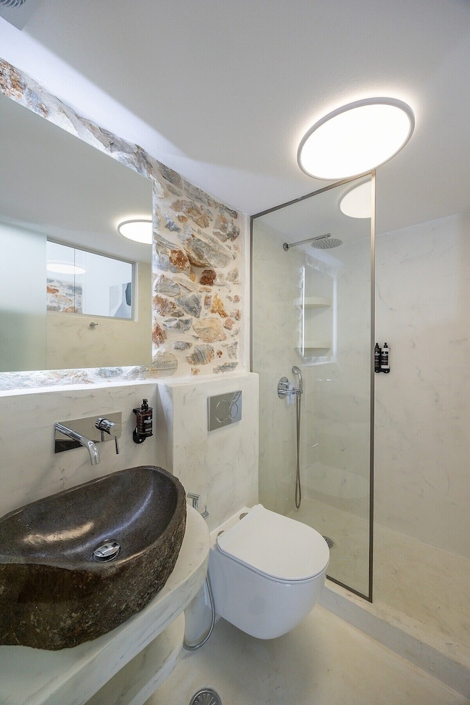 Naxos Boutique Suites