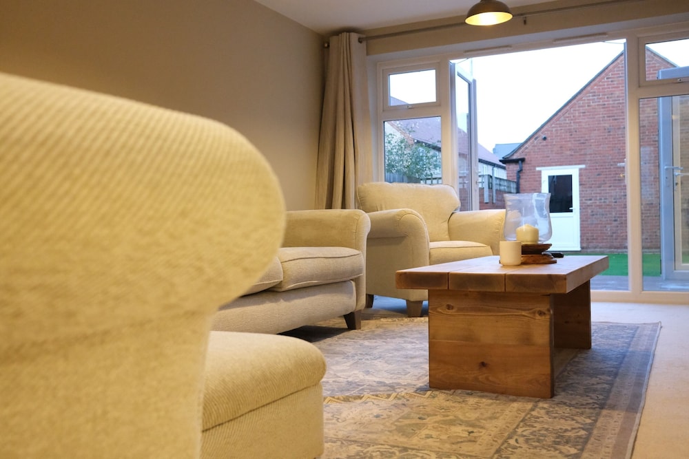 Bicester Villa-6bed-sleeps 14