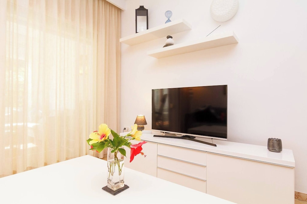 Avalon Apt Costalita Close To The Beach And Golf