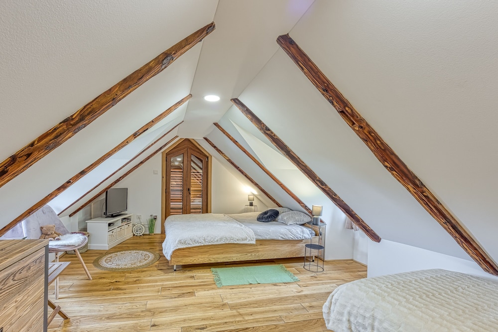 Rural House With Wellness view 3