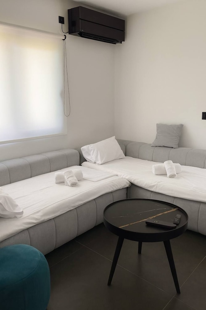 White and Black Cozy Suite in Aegina