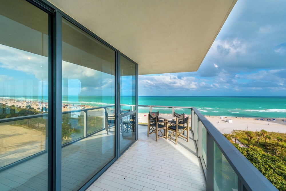 Luxury Vacation Rentals in South Beach by LRMB