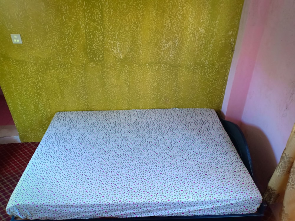 Begnas Lake front guest house