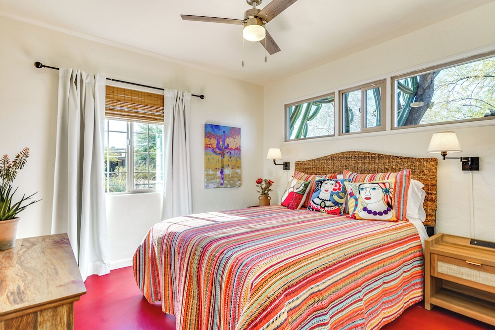 Gazebo, Patios & Grill: Colorful Tucson Retreat!