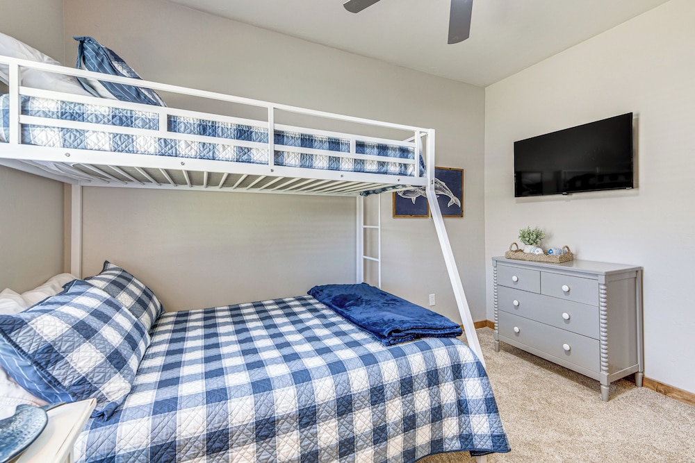 1 Mi to Lake Texoma: Expansive Outdoorsy Escape!