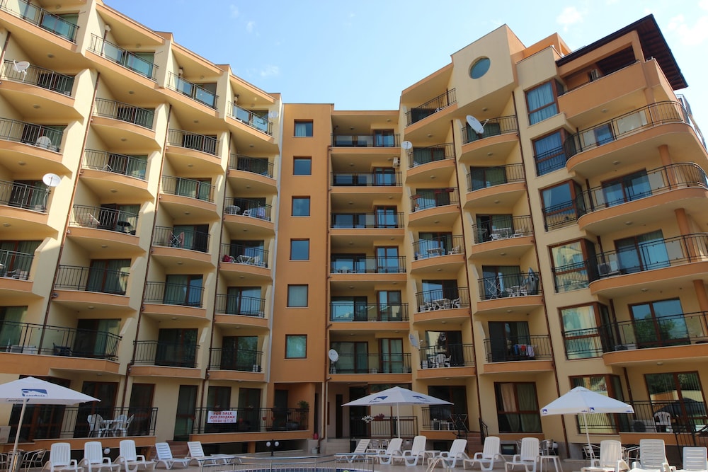 Menada Amadeusz 1 Apartments