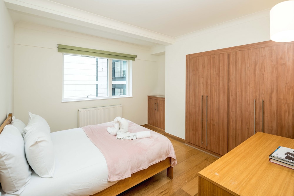 Bright 2-Bed Flat Near St Paul’S