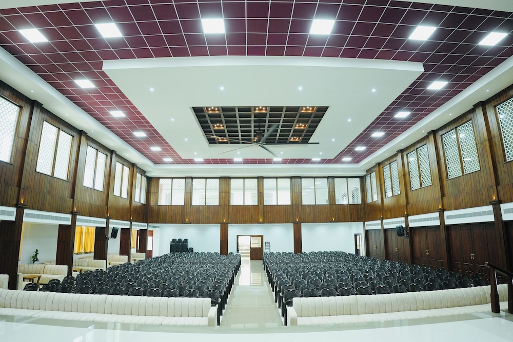 Shambhavi Hotel & Convention Centre