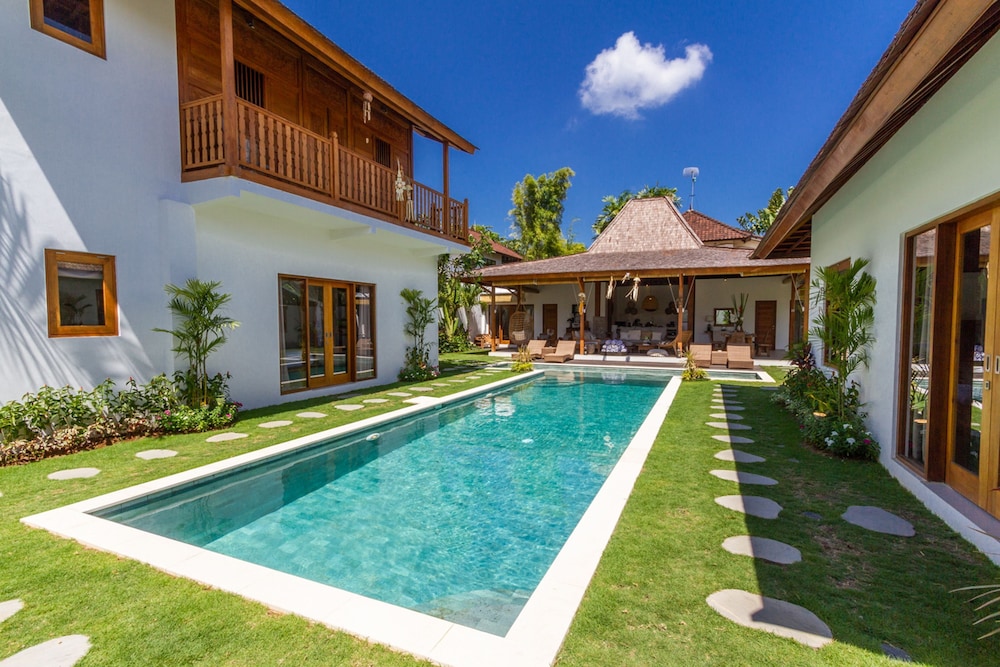Villa Namu by Alfred in Bali - Family 5 BD Dream in Seminyak Oberoi Beach