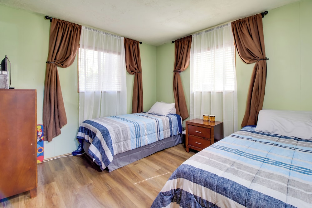 Ski, Hike & Relax: Forest-view Haven in Lakeside!