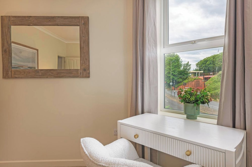 4 Guests - 20min to London - Free Parking - Petsok
