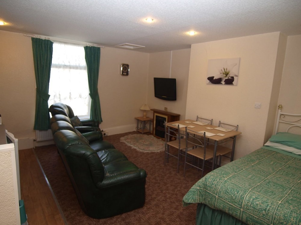 Waverley House Apartments