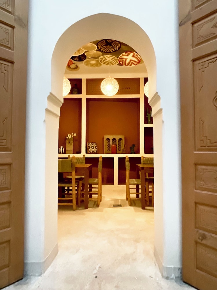 Riad Al Muhandiz