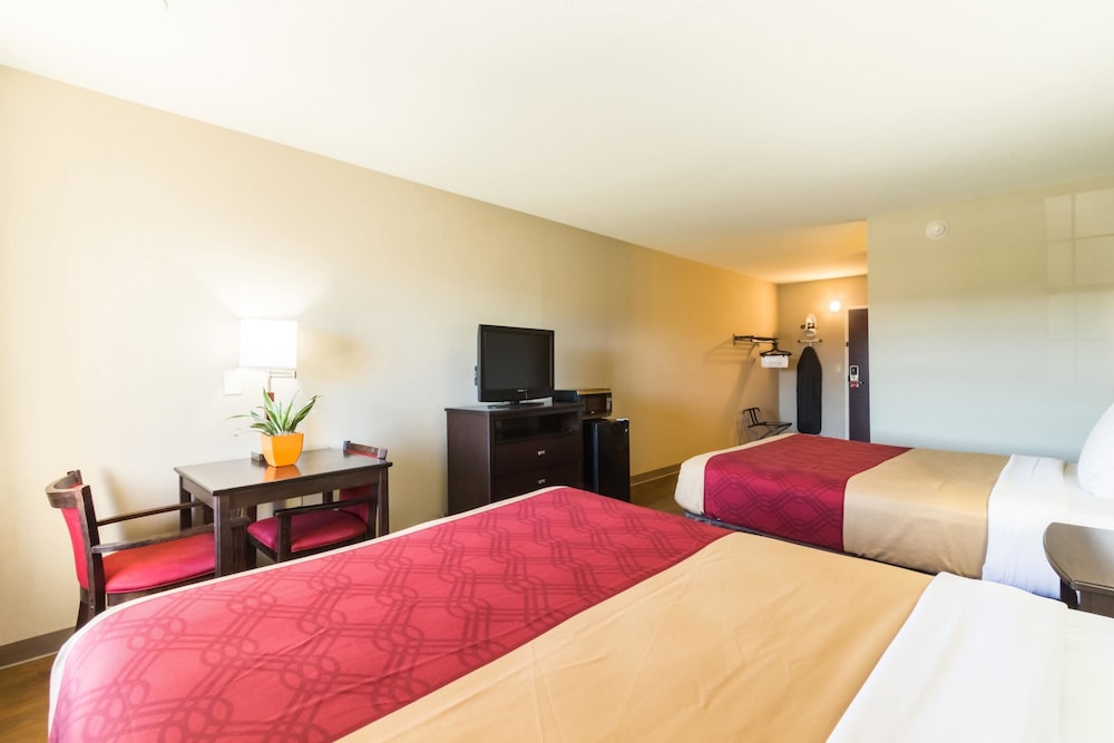 Econo Lodge Harrisburg - Southwest of Hershey Area view 5