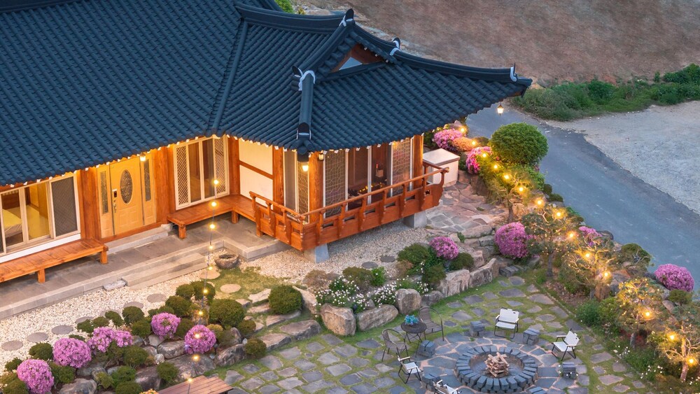 Yeosu Elon Pension
