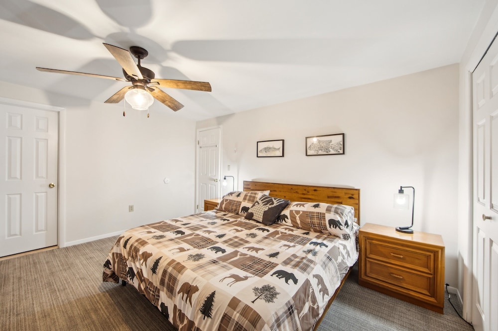 Hudson 76i - A Stylish Mountain Retreat 2 Bedroom Townhouse by The Summit at Gore Mountain