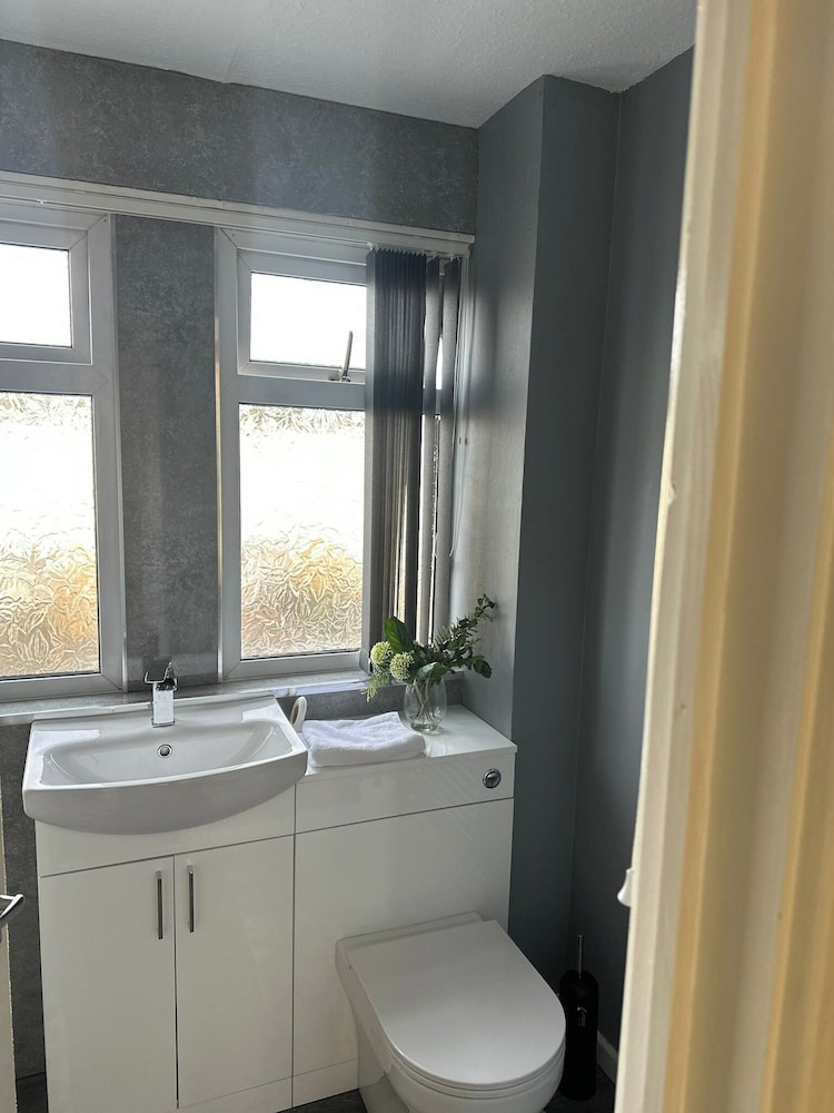 Sark Drive Serenity-cosy 3BR House in Birmingham