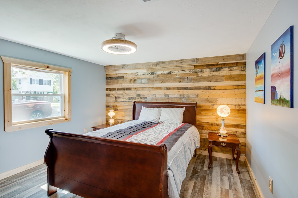 Charming Lake Chautauqua Home: Walk to Water! view 4